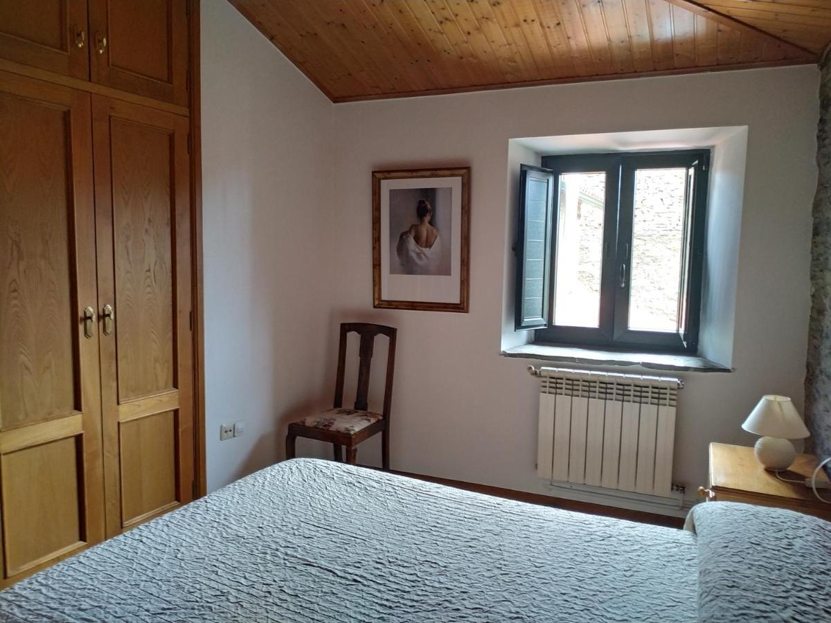 Casa O Castelo En Touro Villa Exteriör bild